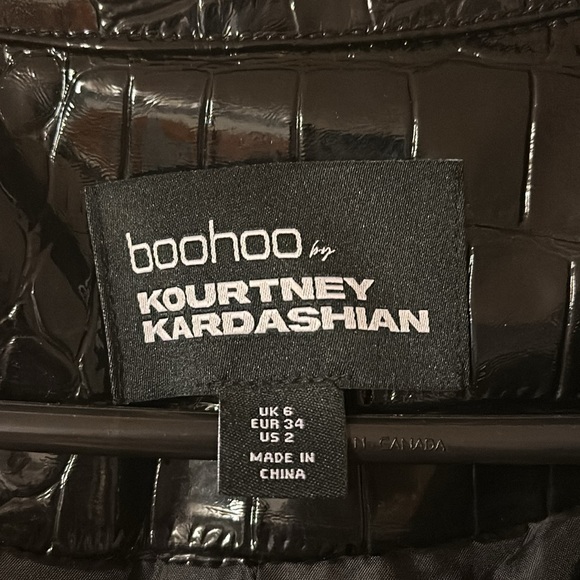 Kourtney Kardashian Barker High Shine Faux Croc Trench Coat - Picture 6 of 6